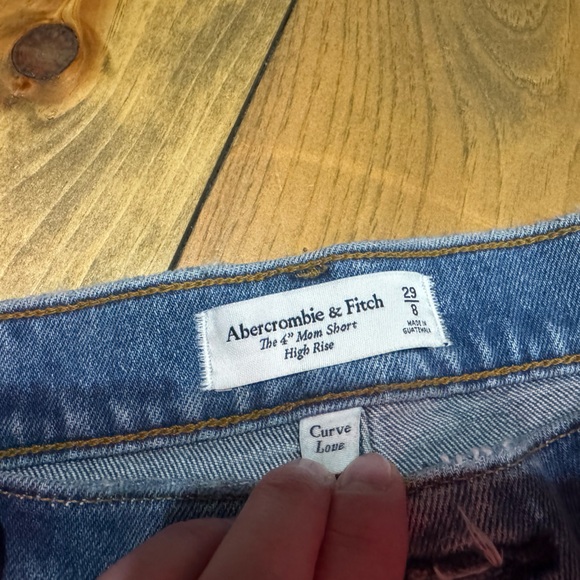 Abercrombie curve love mom short, size 29 - Picture 3 of 4